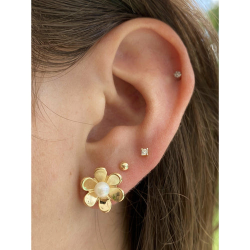 14k Solid Gold Flower and Pearl Stud Earrings