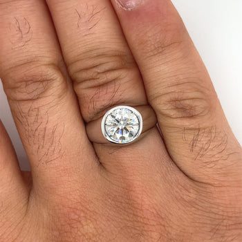 Bague solitaire homme en or blanc 14K sertie clos avec diamant rond cultivé en laboratoire de 2,6 carats – Assay Jewelers
