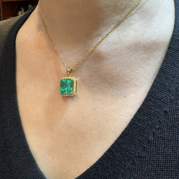 5.42 Carat Natural Emerald Pendant Necklace with Yellow Diamond Halo in 18k Gold – Assay Jewelers