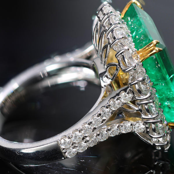 AGL GRS Certified 14.36 Carat Colombian Emerald & Diamond 18K Gold Cocktail Ring