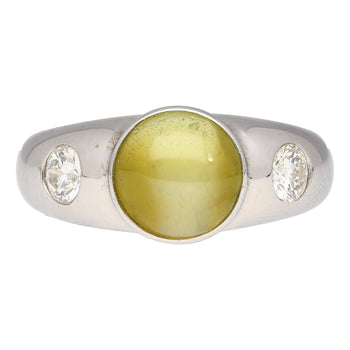Bague trois pierres en or blanc 18K, sertie clos de chrysobéryl œil de chat et de diamants – Assay Jewelers
