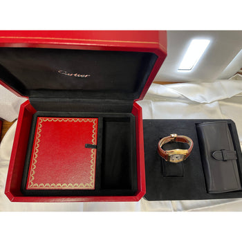 Montre Cartier Roadster réf. 2524 pour homme, grand format tonneau, en or 18K, bracelet cuir, avec boîte et papiers – Assay Jewelers