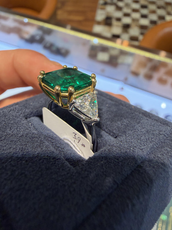 GRS Cert. 4.37 Carat Vivid Green Muzo Colombian Emerald Diamond 3 Stone Ring
