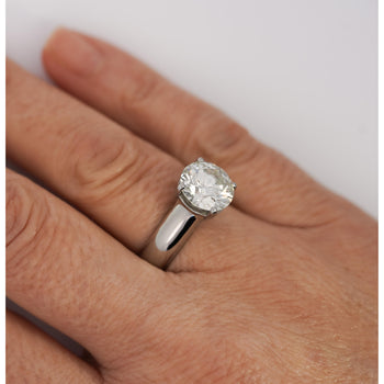 Bague solitaire en platine avec diamant rond naturel de 4,07 carats H/SI1 et large anneau – Assay Jewelers