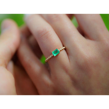 Natural Emerald and Diamond Ribbed Shank Thin Stacking Ring in 18K Rose Gold – Assay Jewelers