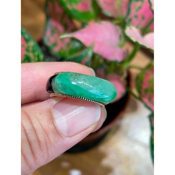 Vintage 11.40 Carved Jade with Onyx Band Ring in 14K Yellow Gold – Assay Jewelers