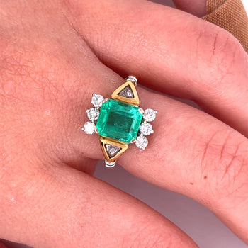 Vintage 2.77 carat Colombian Emerald and Trillion Cut Diamonds in 18k Gold Ring – Assay Jewelers